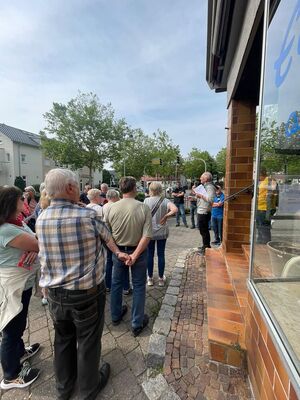 Viele zufriedene Besucher beim ersten Salacher Ortsspaziergang
